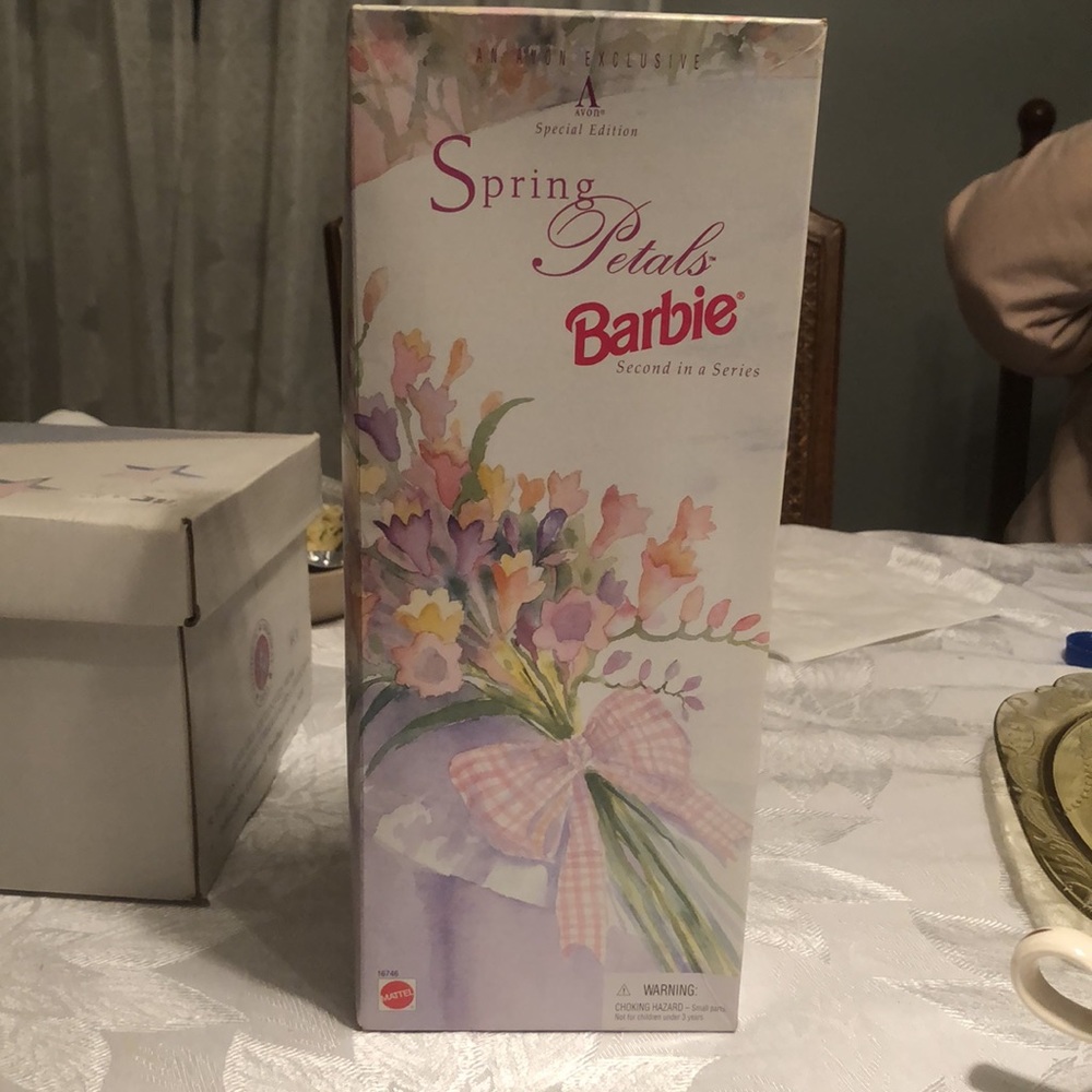 Avon exclusive special edition Spring Petals Barbie-Second in Series - Picture 2 of 5